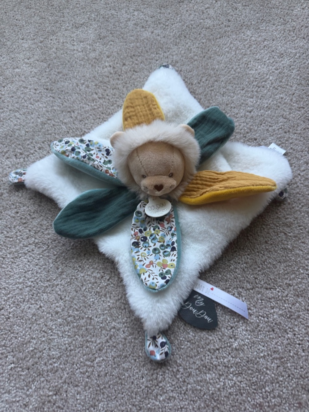 DouDou Et Compagnie Paris Plush LION Security Blanket Lovey Baby Toy Gift NEW!